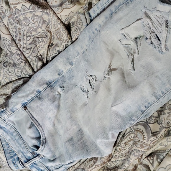 Men's light-washed, distressed jeans - Picture 4 of 4